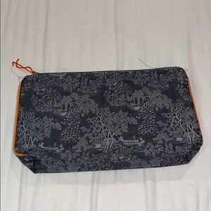 Asian culture design Gray and orange clutch